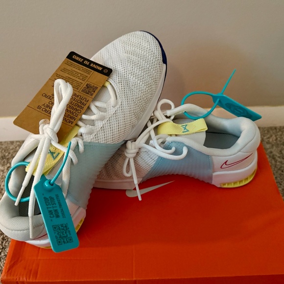 NWT NIKE METCON 9 WHITE/WHITE-DEEP ROYAL BLUE BLANC/BLEU ROYAL FNC/BLANC - Picture 7 of 8